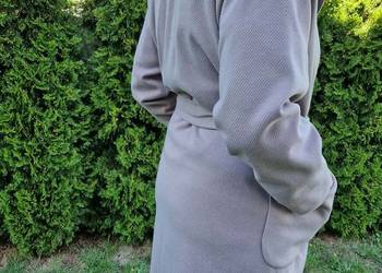 Damski nowy płaszcz  w rozmiarze  xl