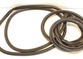 MERCEDES GLE53 W167 USZCZELKA KLAPY BAGAŻNIKA MERCEDES GLE53 W167 USZCZELKA KLAPY BAGAŻNIKA