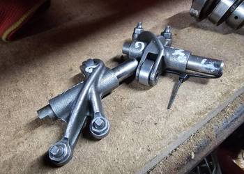 Yamaha YZF 125 wałek rozrządu dźwigienki popychacze yzf125 głowicy koniki