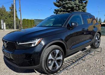 VOLVO XC40 B5 AWD MOMENTUM PRO 2.0 benzyna 250KM 2025r GWARANCJA!
