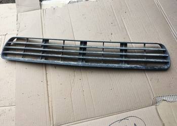 AUDI 80 B4 8A0807683 ŚRODKOWA KRATKA ZDERZAKA AUDI 80 B4 8A0807683 ŚRODKOWA KRATKA ZDERZAKA