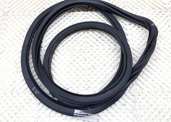 USZCZELKA DRZWI PRZÓD LEWA SKODA KAMIQ Crossover 658867365B