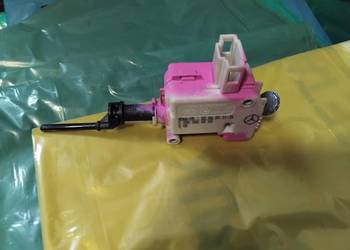 Silniczek klapki wlewu paliwa mercedes ml w 163 lift