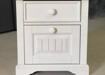 Biała szafka nocna, 2 szuflady