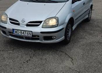 Nissan Almera Tino