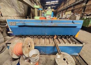 Hydrauliczne nożyce gilotynowe do blachy REBS 4/3000 mm