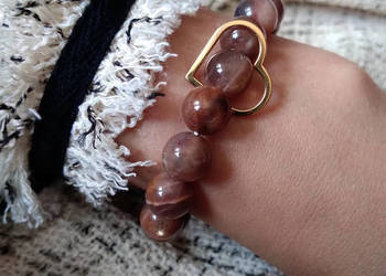 Bransoletka z Kamieni księżycowych coffee z konturem serca,brązowa, złota Bransoletka z Kamieni księżycowych coffee z konturem serca,brązowa, złota