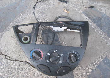 Ramka centralna panel radia panelu nawiewów Ford Focus mk1 czarna