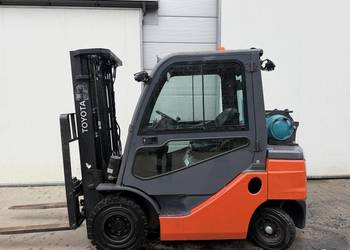 Toyota nowa dostawa tel. 789*053*484 8FGF25 TRIPLEX 4,7m wózek widłowy 2,5t