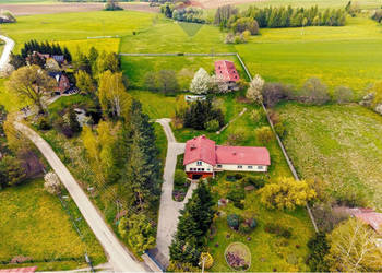 Stadnina Koni, hodowla zwierząt, dom na wsi