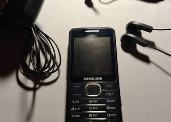 Zestaw Telefon SAMSUNG GT-S5610 Oryginalna ładowarka i słuchawki