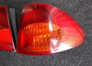 Lampa tylna prawa Toyota Avensis T22 kombi