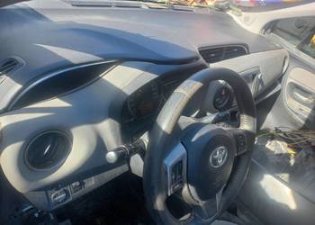 Deska toyota yaris 3 2014-2017r deska poduszki powietrzne pasy kurtyny