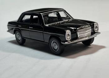 Kolekcjonerski model samochodu Mercedes-Benz 220