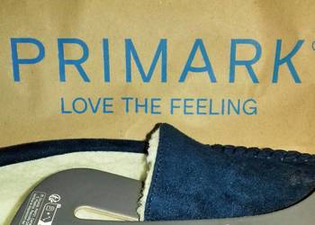 Modne, granatowe kapcie mokasyny marki Primark.
