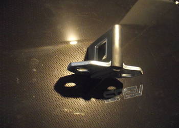 Rygiel drzwi. Mercedes