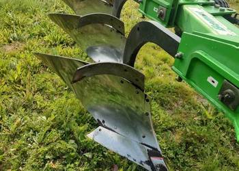 Pług zagonowy 4-skibowy hydraulicznie regulowany