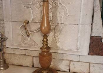 Duża kamienna podstawa do lampy naftowej z elementami z brązu