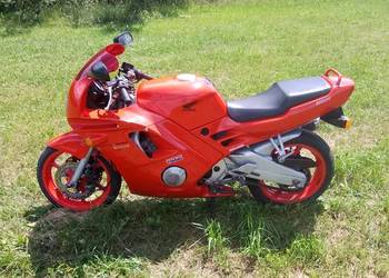 Witam sprzedam hondę cbr600 w bardzo dobrym stanie