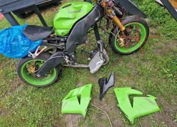 Kawasaki zx10r 04-05  czesci  rama felga chłodnica  wiazka wahacz blotnik