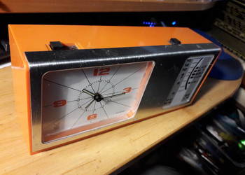 Zegar vintage z radiem