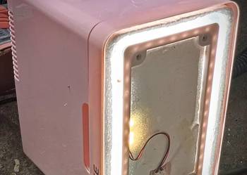 Mini lodówka turystyczna 6L do sieci oraz pod zapalniczkę auta