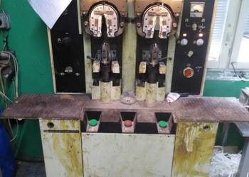 Formowarka pięty zakładek obuwia