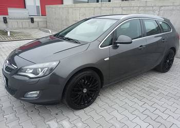 Astra J Kombi *parktronic*grzana kierownica * prywatnie * zadbana * 