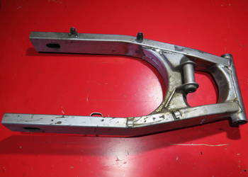 SUZUKI BANDIT GSF600 GSF 600 01-05 wahacz mocowanie koła zawieszenie tył