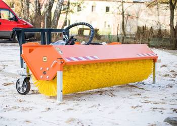 Zamiatarka ZE 140 szerokość robocza 140cm stalowe szczotki