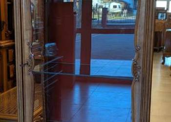 Bardzo piękna witryna,serwantka ludwikowska orzech-sklep Dąbrowa Górnicza