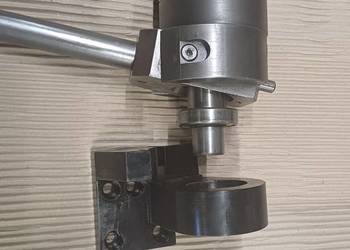 Mechanizm załączania obrotów do tokarki 1M63