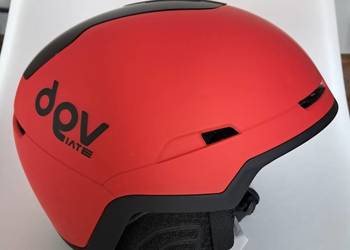 nowy kask narciarski/snowbordowy ma delikatne defekty wizualne od transport