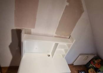Ikea Micke biurko plus kontener plus nadstawka plus krzesło.