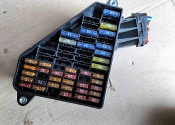 VW POLO MK4 9N 1.2 SKRZYNKA BEZPIECZNIKÓW