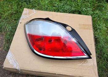 Lampa lewa lewy tył tylna Opel Astra H III 3 93190304 Hatchback