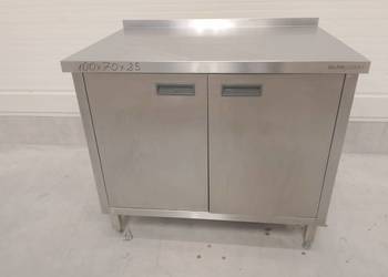 Stół z drzwiami otw. 100x70x85