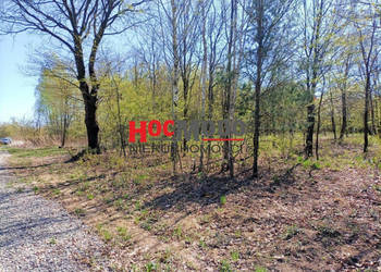 Działka pod zabudowę mieszkaniową i usługową.