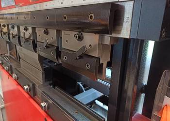 Niezawodna prasa krawędziowa CNC Amada HFT 50-12 M2 mało godzin stan bdb