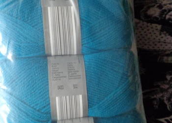 włóczka turkusowa 4 motki po 100g acryl