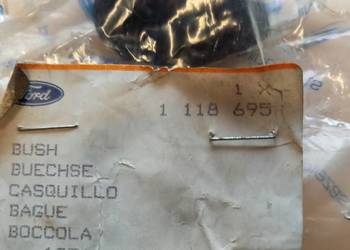 1118695/1S71-5484-AD Tuleja stabilizatora przód Mo01