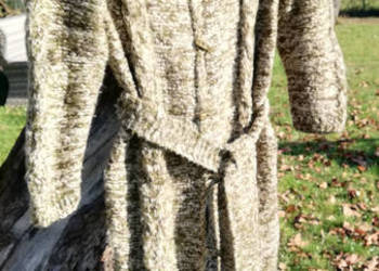 Długi zrobiony na drutach płaszcz, sweter r.40-42