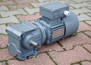 Motoreduktor kątowy 0.37kw. 103obr. z hamulcem SEW