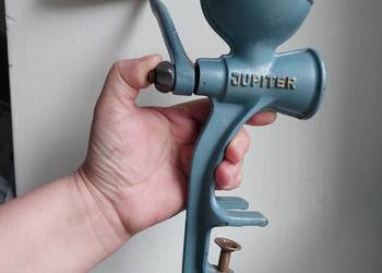 Reczna maszynka do orzechow