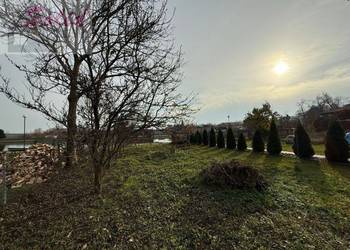 Lokal z działką blisko jeziora idealny pod remont