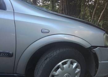 Opel astra g błotnik przedni prawy Z147