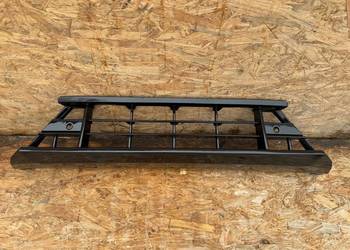 Środkowa kratka zderzaka przód Volvo xc60 II 2 lift r-line 32234959