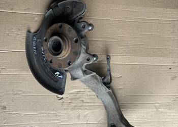 Zwrotnica prawy przód Passat b5 fl 1.9tdi 130km 8D0407258AP