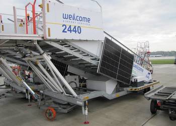 Schody ciągane pasażerskie Self-propelled passenger stairs TS-38D S/N 185