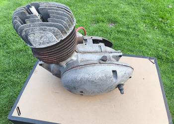 Silnik wsk wfm 125 1956 dwa wyjścia prądowe
